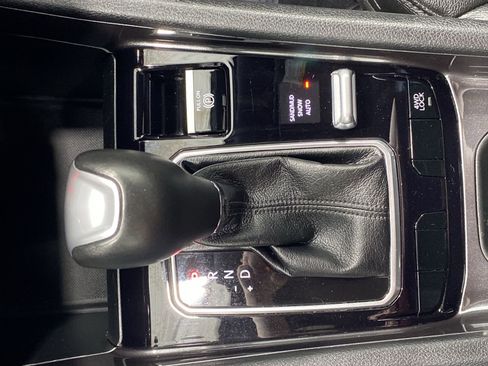 Used 2025 Jeep Compass Latitude AWD/4WD image 19