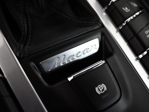 Used 2018 Porsche Macan S image 42