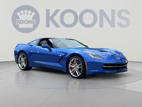 Used 2019 Chevrolet Corvette Stingray Coupe w/ Z51 1LT RWD image 2