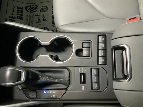 Used 2022 Toyota Highlander XLE image 33