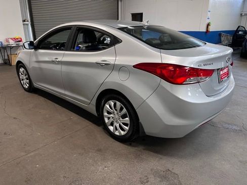 Used 2012 Hyundai Elantra GLS FWD image 5