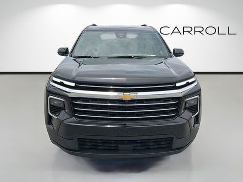 Used 2025 Chevrolet Traverse LT FWD image 8