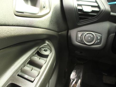 Used 2018 Ford Escape SE FWD image 22