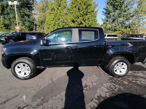 Used 2017 Chevrolet Colorado LT w/ LT Convenience Package RWD image 3