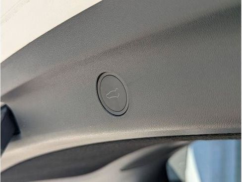 Used 2023 Tesla Model Y Long Range AWD/4WD image 64
