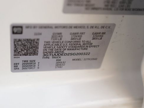 Used 2025 GMC Sierra 1500 SLT image 38