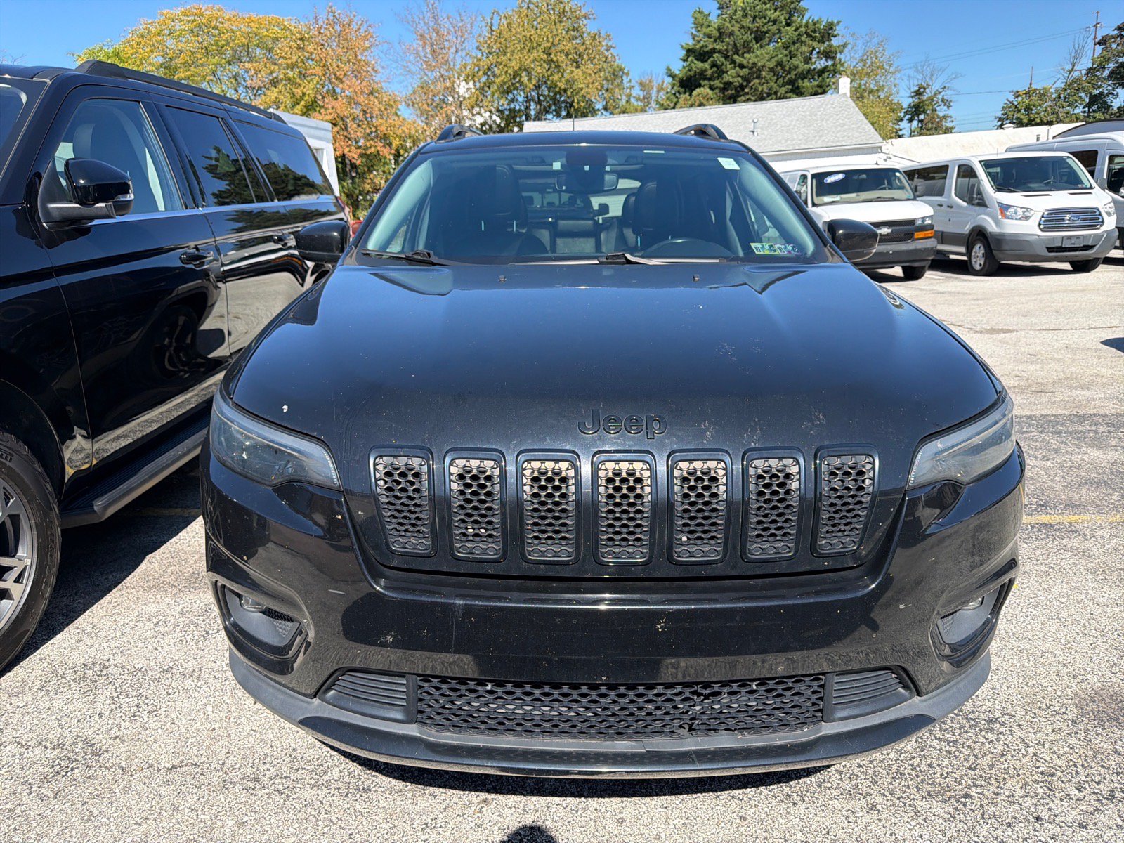 Used 2019 Jeep Cherokee Latitude Plus AWD/4WD image 2