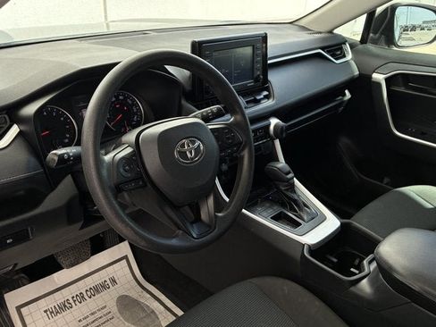 Used 2022 Toyota RAV4 LE FWD image 11