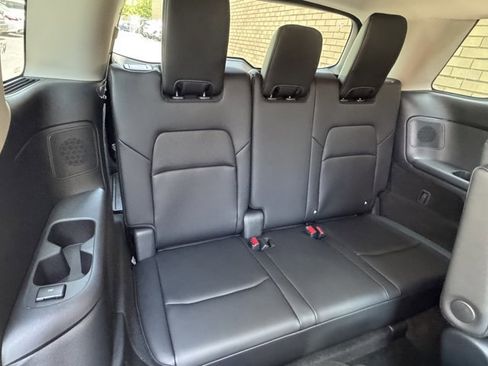 New 2026 Nissan Pathfinder Platinum AWD/4WD image 11