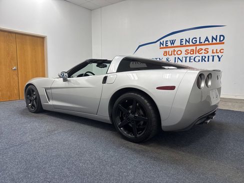Used 2005 Chevrolet Corvette Coupe RWD image 5