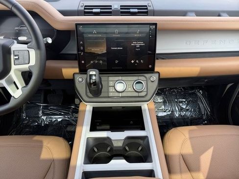 Used 2026 Land Rover Defender 110 X-Dynamic SE AWD/4WD image 17