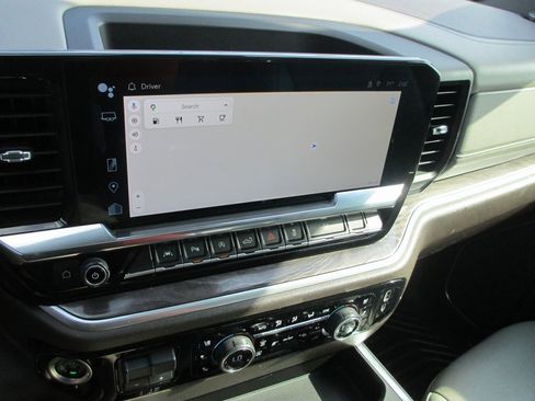 Certified 2022 Chevrolet Silverado 1500 LTZ w/ LTZ Premium Package image 30