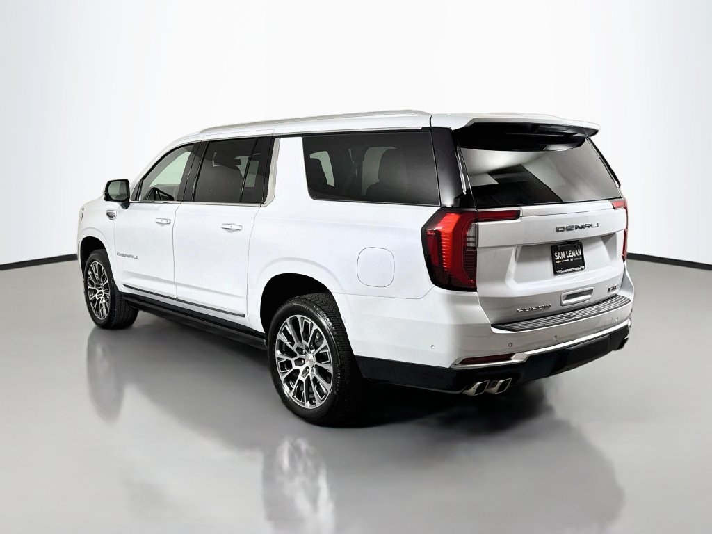 Used 2026 GMC Yukon XL Denali w/ Sun & Power Step Package AWD/4WD image 5