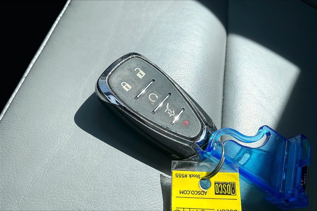 Used 2021 Chevrolet Traverse LT w/ LT Premium Package AWD/4WD image 38
