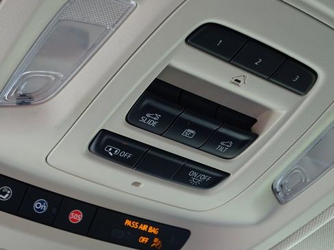 Used 2021 Buick Envision Essence w/ Technology Package I image 34