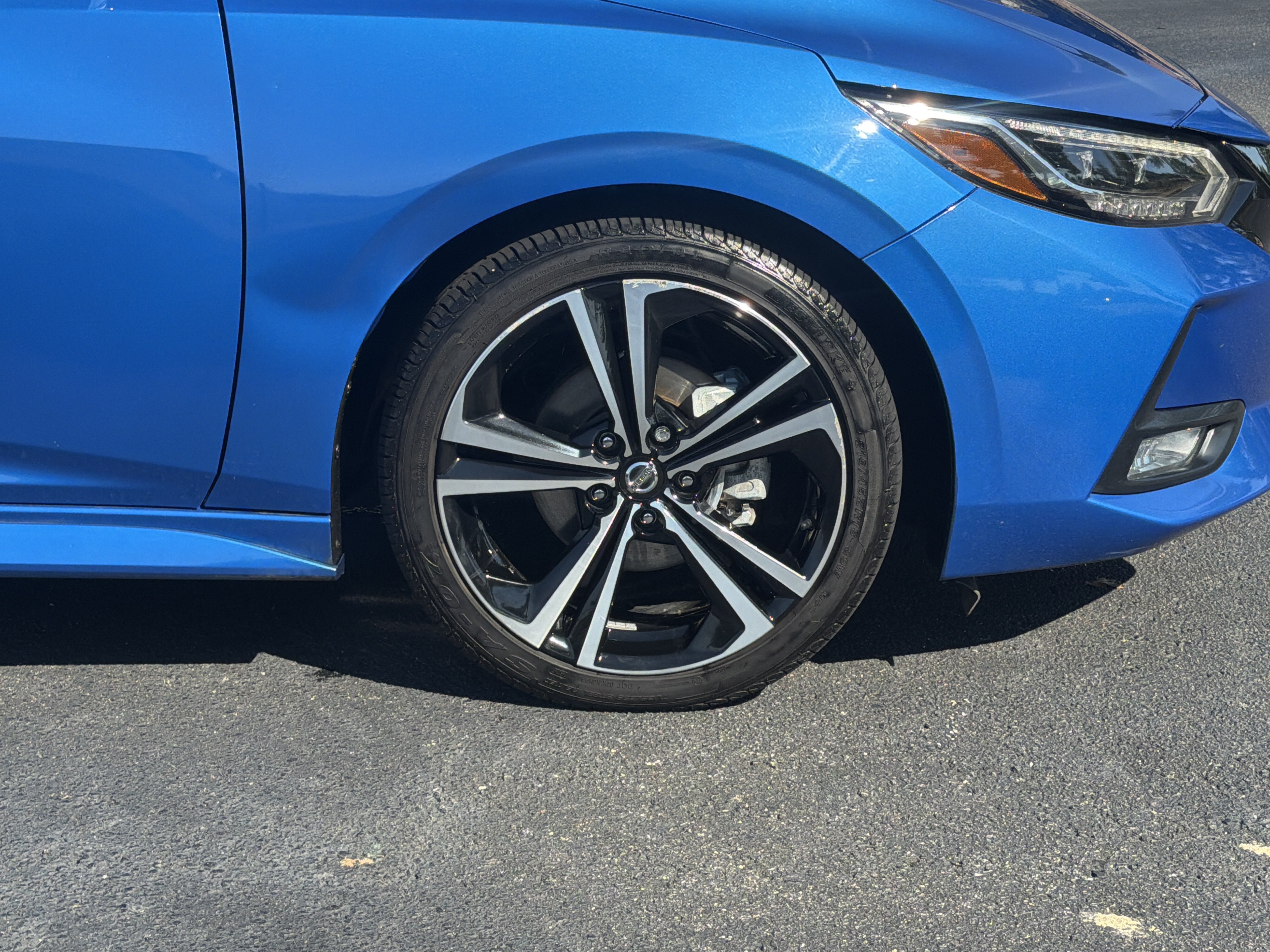 Used 2023 Nissan Sentra SR w/ SR Premium Package FWD image 33