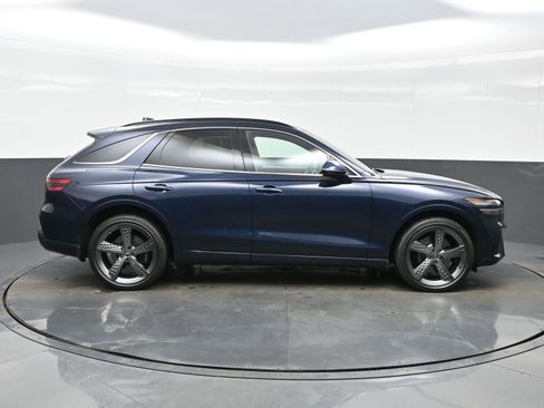 Certified 2023 Genesis GV70 2.5T w/ Sport Prestige Package image 7