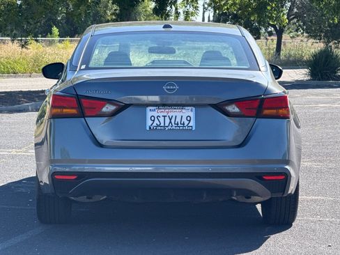 Used 2025 Nissan Altima 2.5 SV FWD image 5