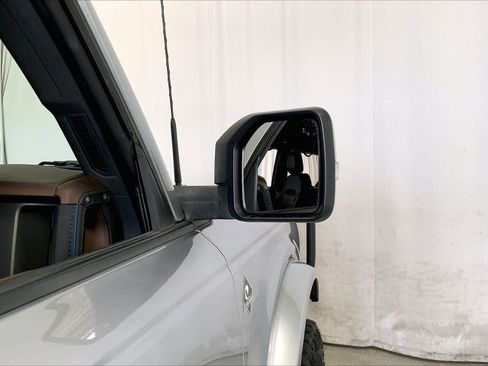 Used 2023 Ford Bronco Outer Banks AWD/4WD image 11