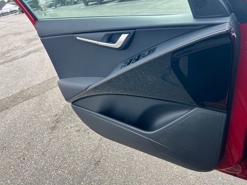 Certified 2024 Kia Niro EX image 18