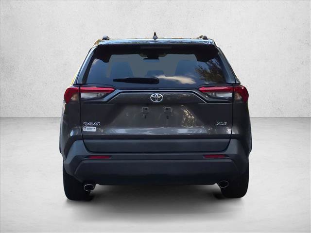 Used 2022 Toyota RAV4 XLE w/ Convenience Package FWD image 6
