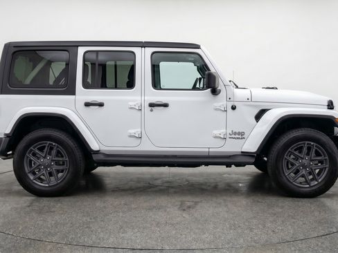 Used 2025 Jeep Wrangler Unlimited Sport AWD/4WD image 11