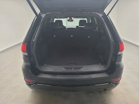 Used 2020 Jeep Grand Cherokee Altitude image 29