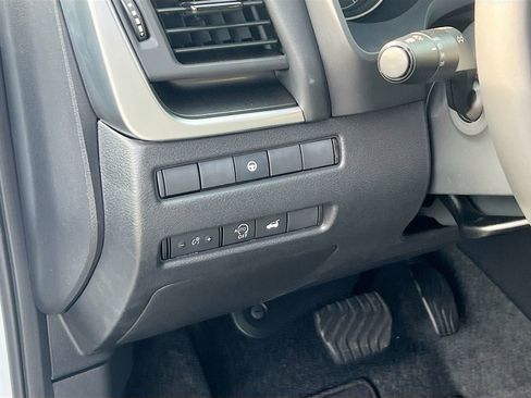 New 2026 Nissan Rogue SV image 10