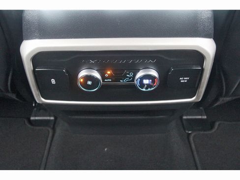 Used 2024 Ford Expedition XLT image 15