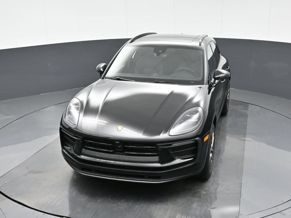 Certified 2026 Porsche Macan AWD/4WD image 33