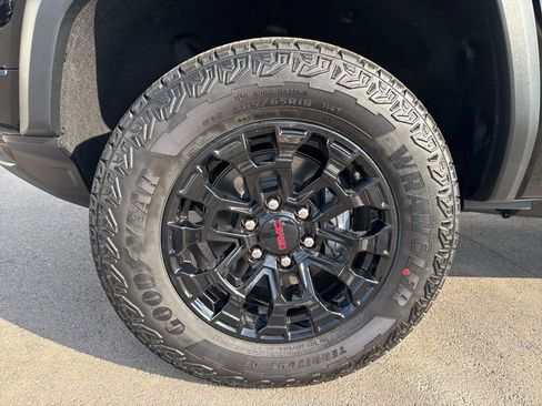 New 2026 GMC Canyon Elevation w/ Convenience Package image 33