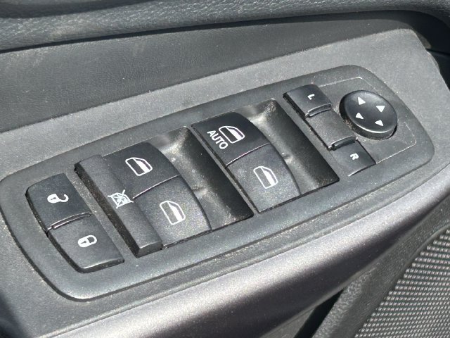 Used 2019 Jeep Cherokee Latitude w/ Popular Appearance Group AWD/4WD image 26