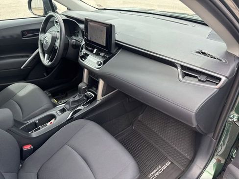 Used 2024 Toyota Corolla Cross LE FWD image 15