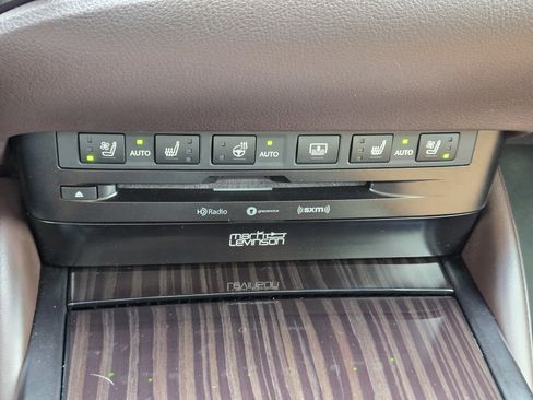 Used 2019 Lexus ES 300h w/ Accessory Package 2 FWD image 18
