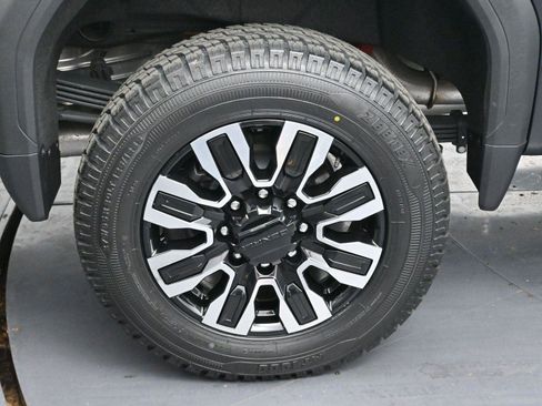 Used 2024 GMC Sierra 2500 Denali Ultimate AWD/4WD image 36