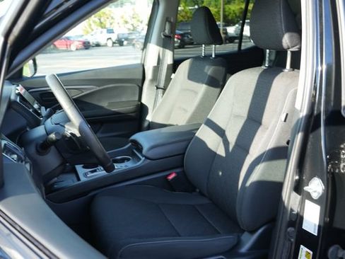 Used 2025 Honda Ridgeline Sport image 21