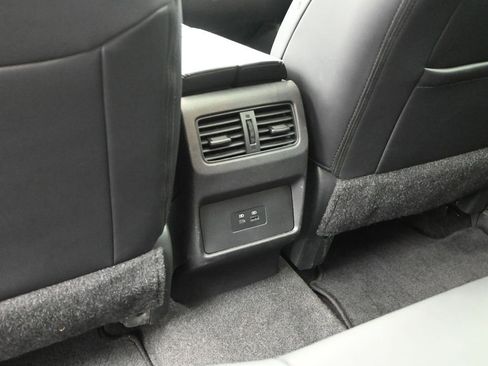 Used 2023 Nissan Rogue SV w/ SV Premium B Package image 14