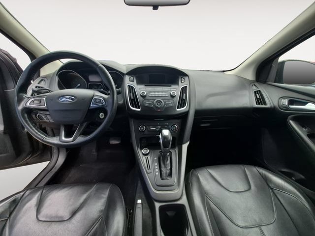 Used 2015 Ford Focus SE w/ Equipment Group 201A FWD image 10
