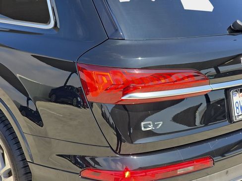 Used 2021 Audi Q7 2.0T Premium Plus AWD/4WD image 40