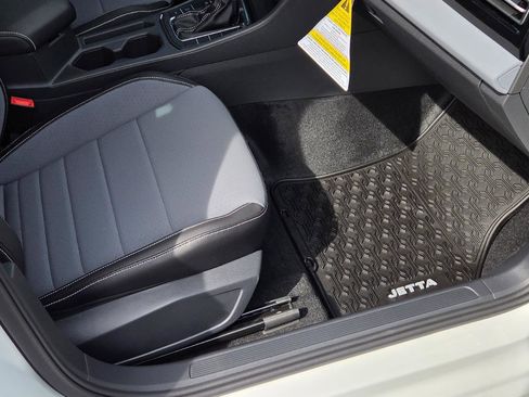 Used 2026 Volkswagen Jetta SE FWD image 50