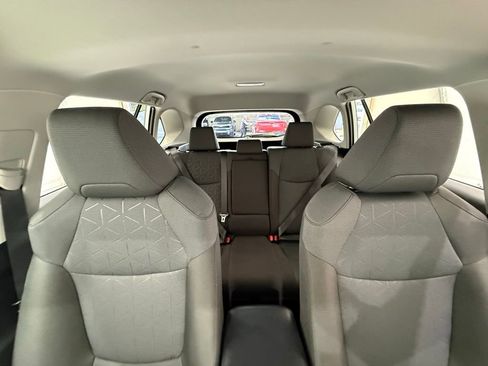 Used 2025 Toyota RAV4 XLE AWD/4WD image 31