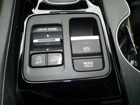 Used 2025 Honda Pilot Elite image 30