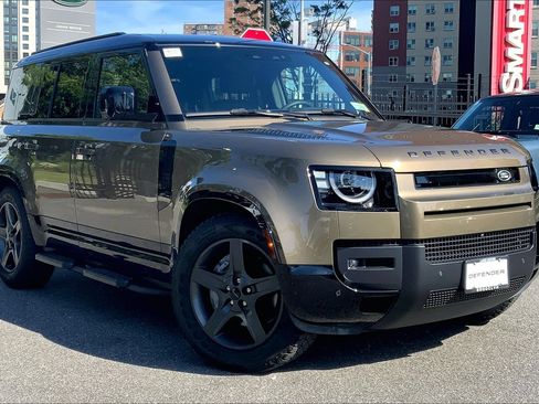 Certified 2026 Land Rover Defender 110 X-Dynamic SE AWD/4WD image 7
