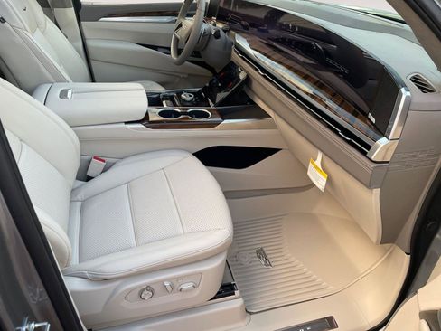 New 2026 Cadillac Escalade Platinum Luxury w/ LPO, Radiant Package image 15