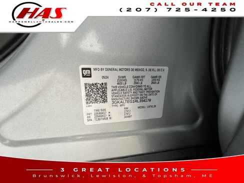 Used 2024 GMC Terrain SLE AWD/4WD image 17