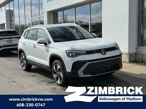 New 2026 Volkswagen Taos SE AWD/4WD image 1