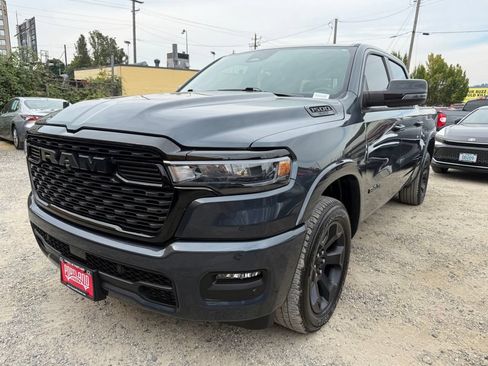 Used 2025 RAM 1500 Big Horn AWD/4WD image 4