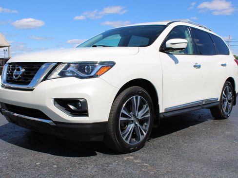 Used 2017 Nissan Pathfinder Platinum w/ Cargo Package FWD image 13