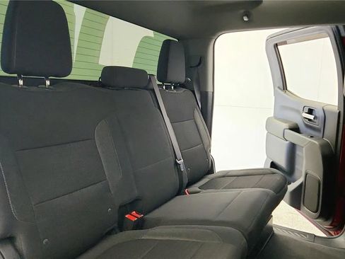 Used 2022 Chevrolet Silverado 1500 LT w/ Z71 Off-Road Package AWD/4WD image 32