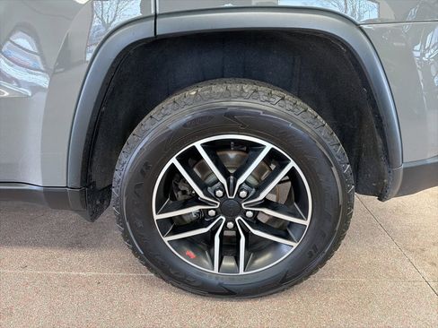 Used 2020 Jeep Grand Cherokee Trailhawk w/ Trailhawk Luxury Group image 22